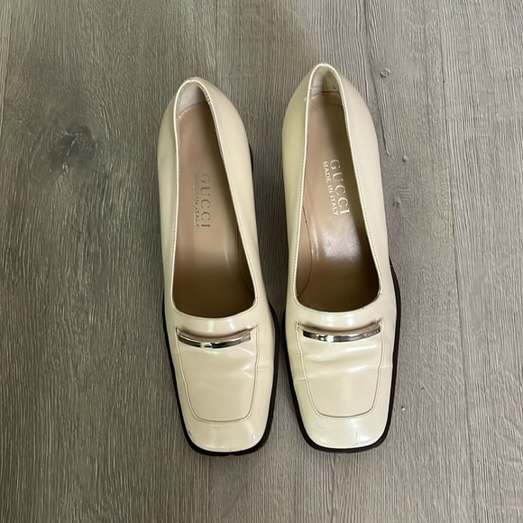 Vintage Ivory Gucci Heeled Loafers - Picture 1 of 7
